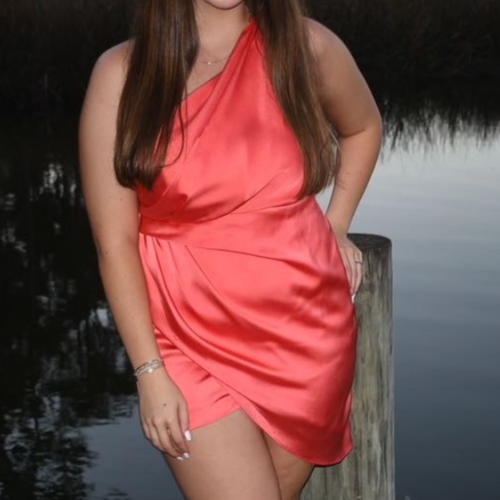FORMAL DRESS - Picture 2 of 3